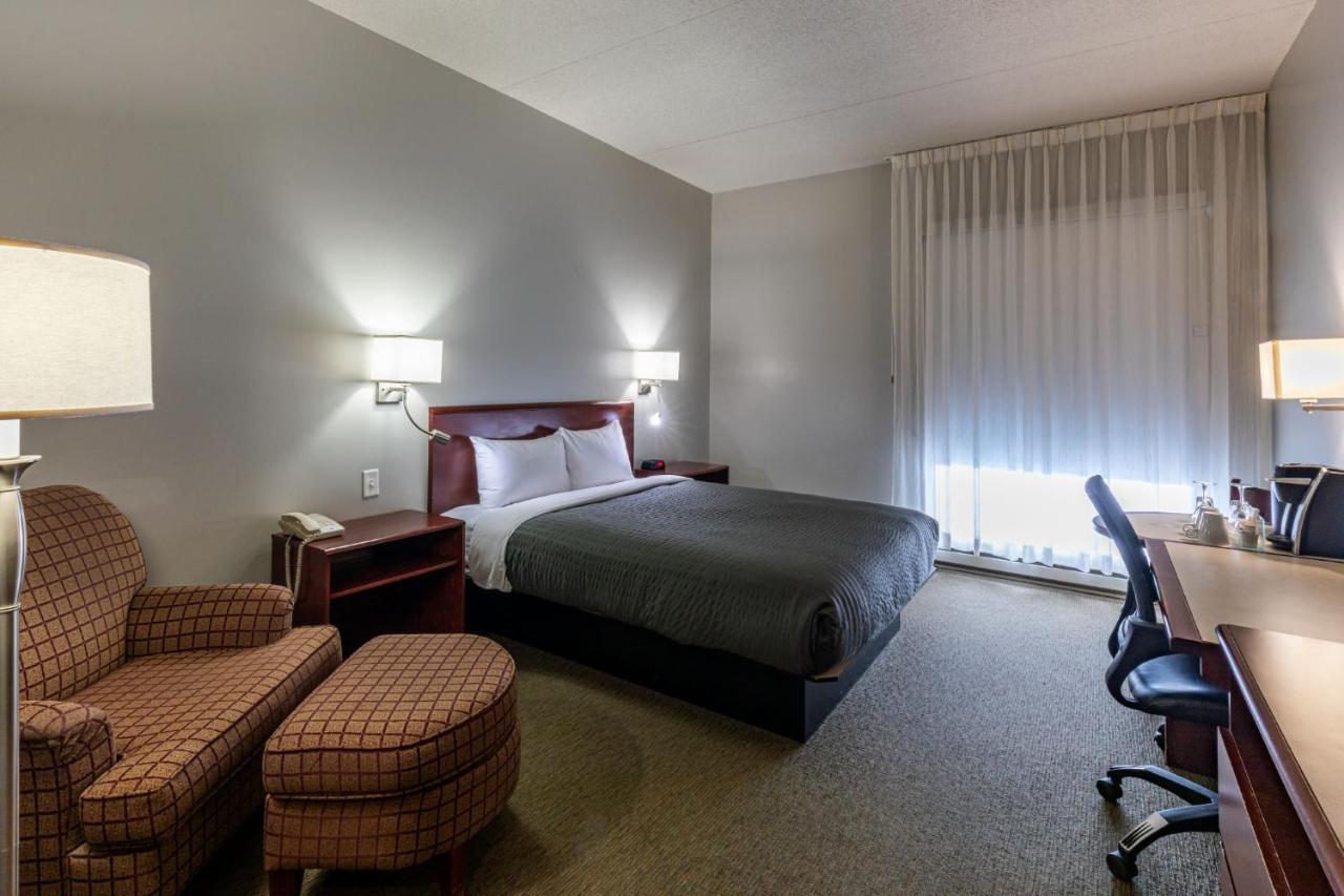 Hotel & Suites Normandin Quebec Zewnętrze zdjęcie