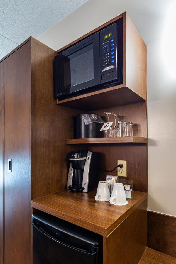 Hotel & Suites Normandin Quebec Zewnętrze zdjęcie
