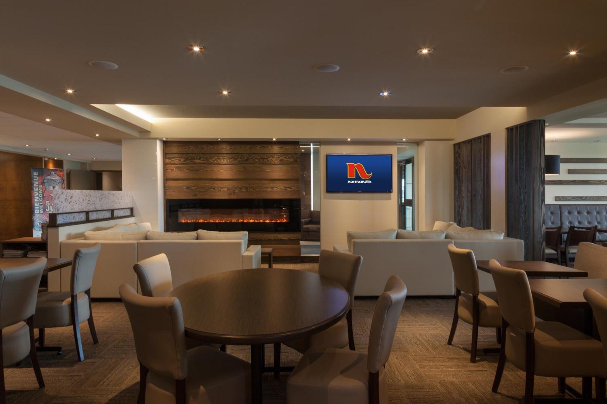 Hotel & Suites Normandin Quebec Zewnętrze zdjęcie