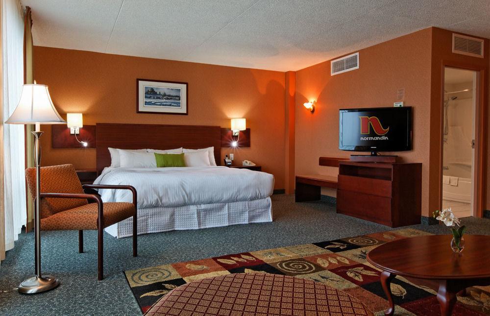 Hotel & Suites Normandin Quebec Zewnętrze zdjęcie