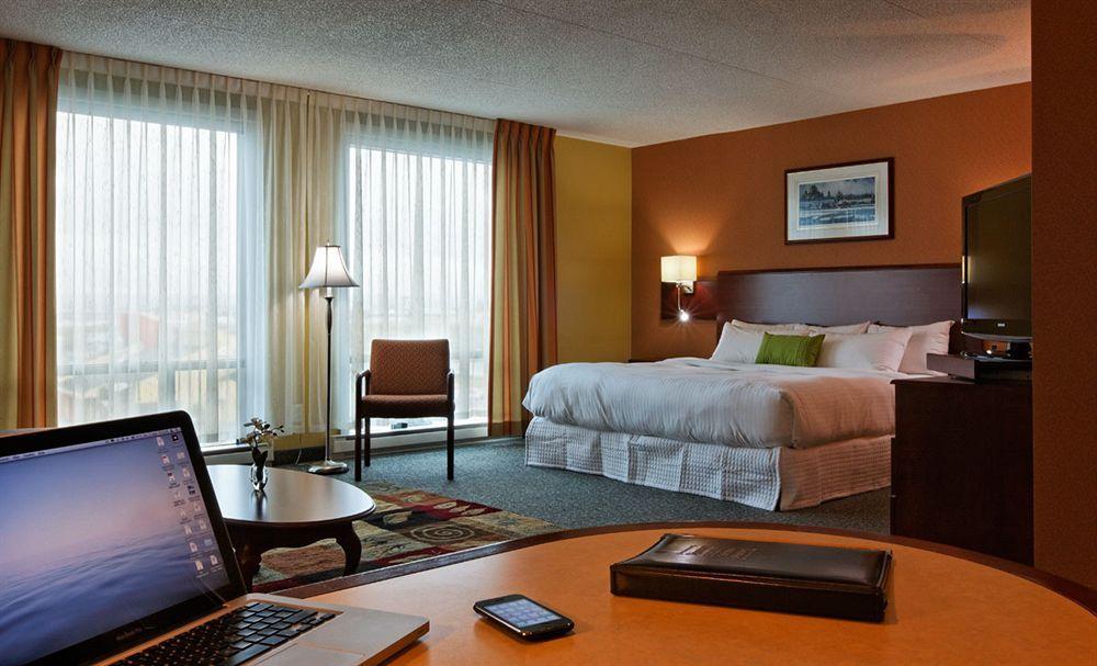 Hotel & Suites Normandin Quebec Zewnętrze zdjęcie